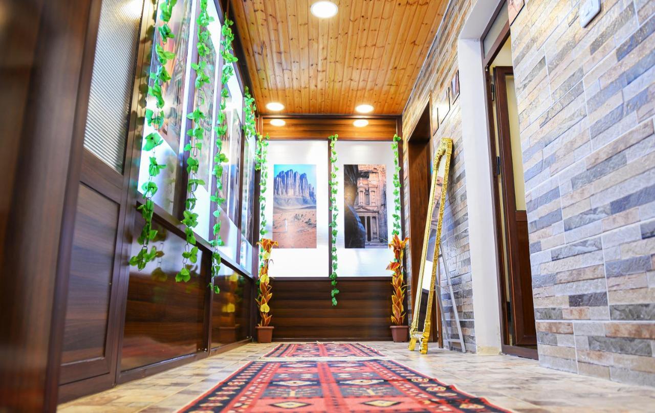 Petra Royal House Apartamento Wadi Musa Exterior foto