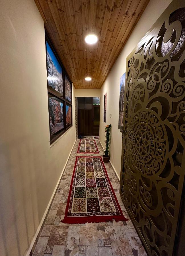 Petra Royal House Apartamento Wadi Musa Exterior foto